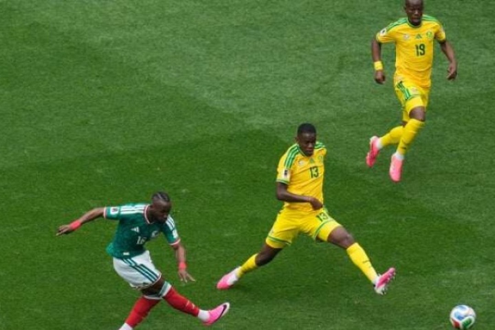 Julián Quiñones - Ngôi sao ghi bàn đầu tiên tại World Cup 2026: Cậu bé nghèo từ chối khoác áo ĐT Colombia