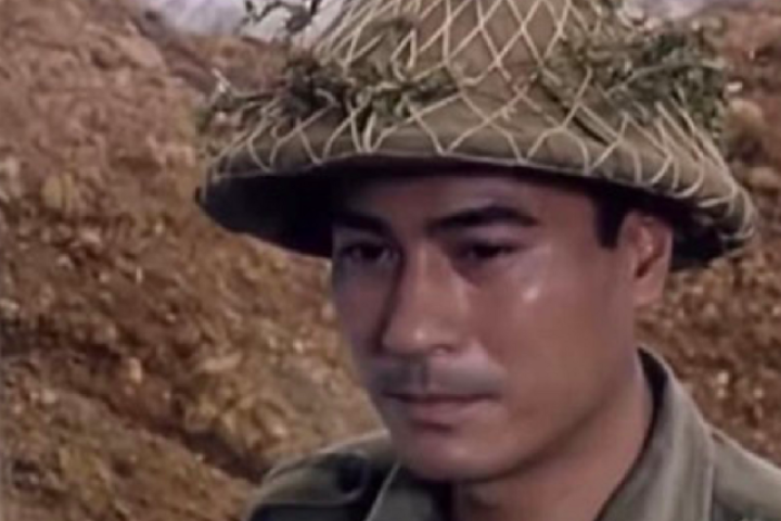 Từng đóng cặp hàng trăm mỹ nhân, tài tử nổi tiếng chọn cưới mối tình đầu