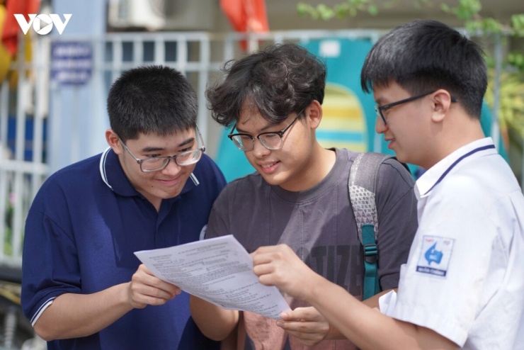 Thi tốt nghiệp THPT: Sử giảm độ khó, Địa lý phân loại cao, GDKT&PL nhiều điểm 8 - 1