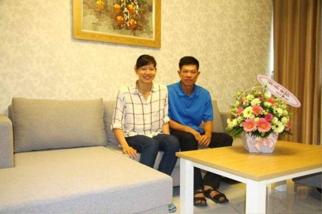 Căn nhà có 2 phòng ngủ, đầy đủ trang thiết bị nội thất cao cấp như tủ bếp, máy giặt, máy lạnh, sofa, bộ giường ngủ, tủ quần áo...