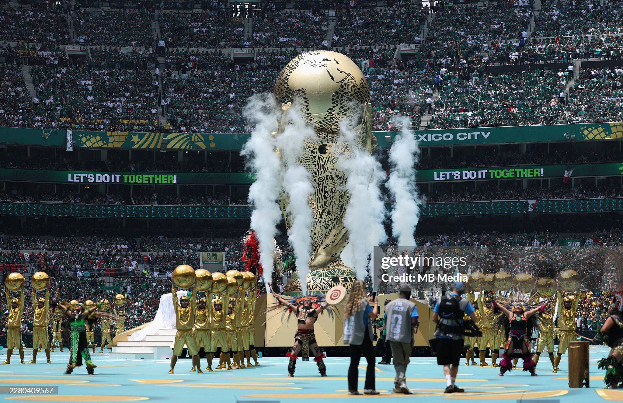 Lễ khai mạc World Cup: Bữa tiệc âm nhạc sôi động cùng dàn sao nổi tiếng - 6