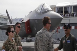 Mỹ âm thầm chuẩn bị 11 tiêm kích tàng hình F-35 cho khách hàng VIP