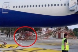 Kinh hoàng máy bay Boeing 777 chở 267 khách va chạm cột radar