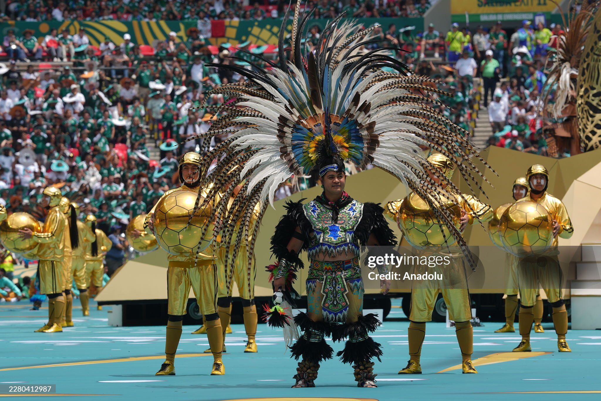 Lễ khai mạc World Cup: Bữa tiệc âm nhạc sôi động cùng dàn sao nổi tiếng - 9