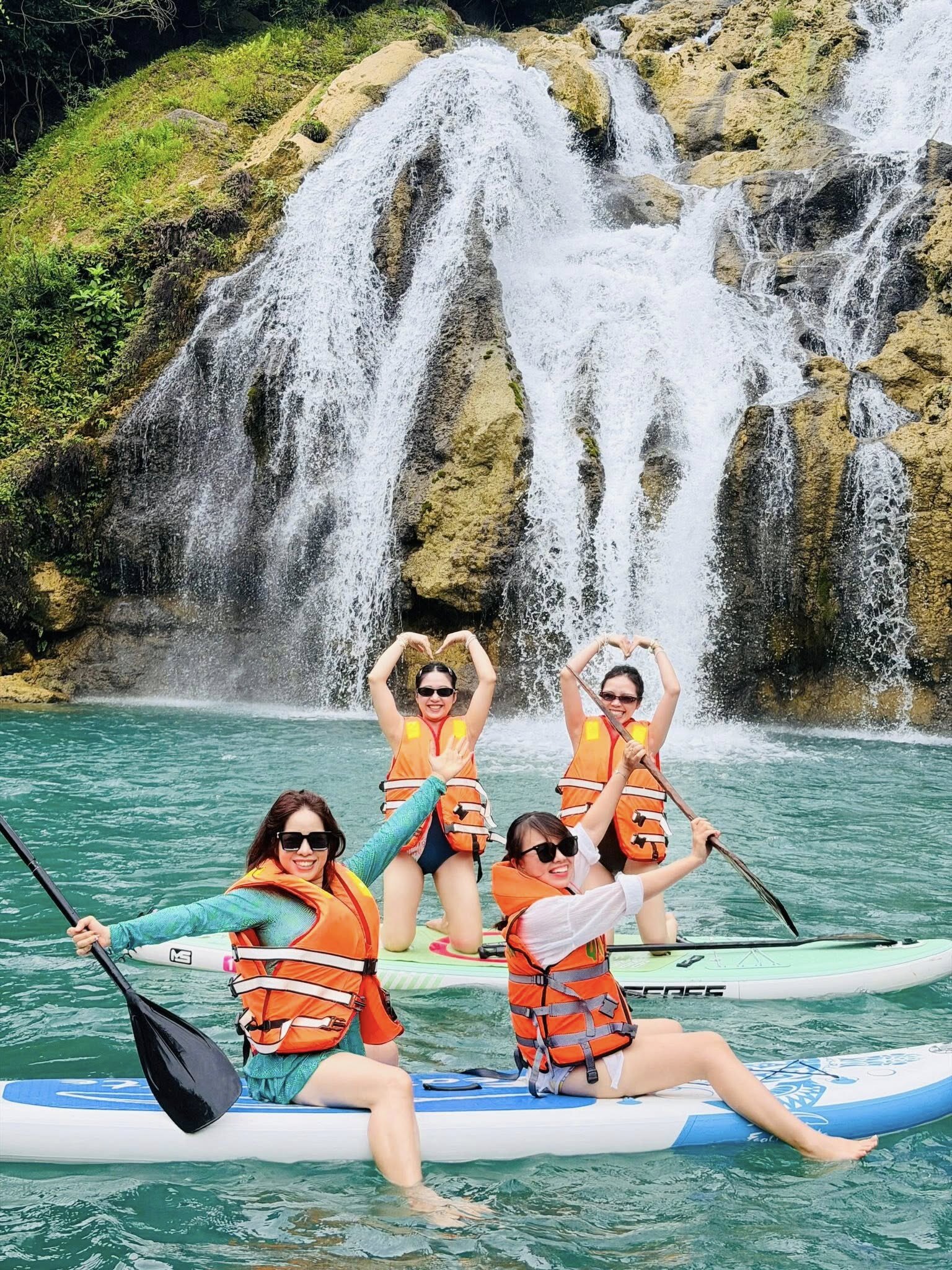 Đại gia đình Hà Nội ghé thác nước đẹp ở Quảng Trị, vui chơi thả ga hết 1,5 triệu - 11