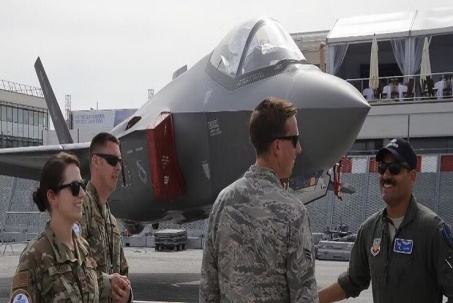 Mỹ âm thầm chuẩn bị 11 tiêm kích tàng hình F-35 cho khách hàng VIP