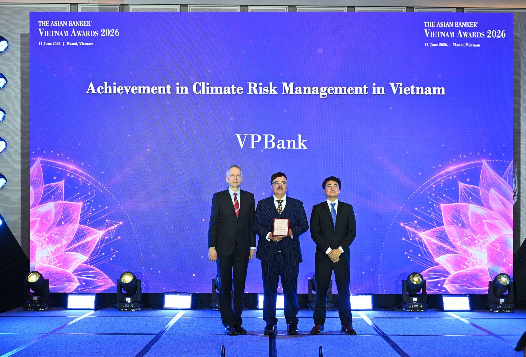 Năm 2025, VPBank đã hỗ trợ hơn 29.000 khách hàng cá nhân và gần 300 doanh nghiệp tiếp cận nguồn vốn xanh,.
