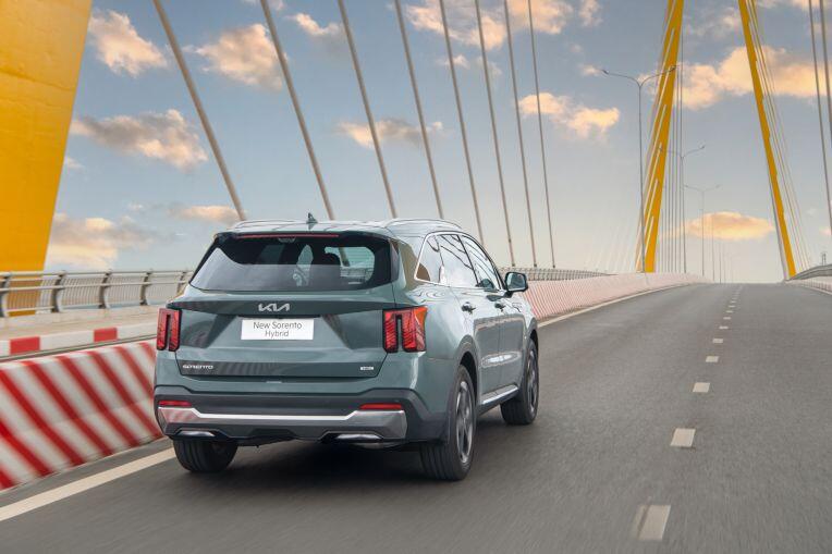 Kia Sorento bản nâng cấp ra mắt thị trường Việt, giá bán hơn 1,3 tỷ đồng - 2