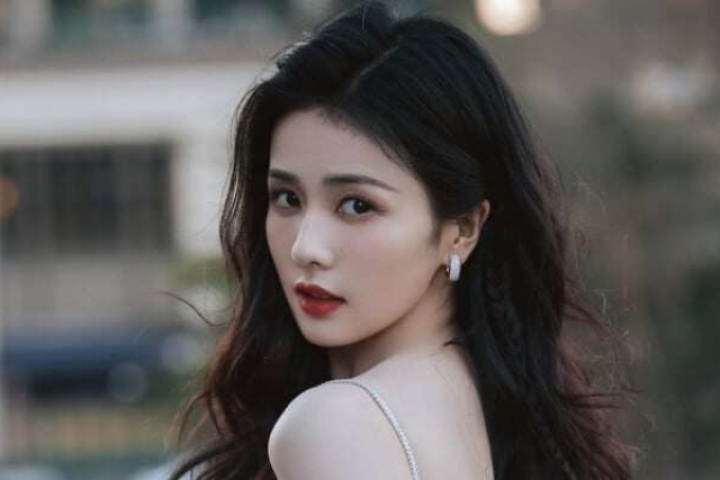 Người đẹp Bạch Lộc bị tẩy chay dữ dội