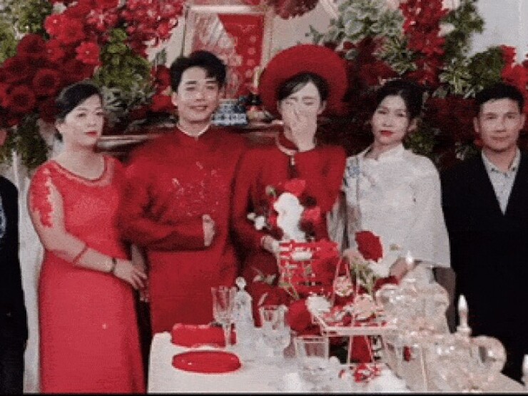 Bố mẹ dự đám cưới con gái sau 11 năm ly hôn, cô dâu Đồng Nai xúc động bật khóc