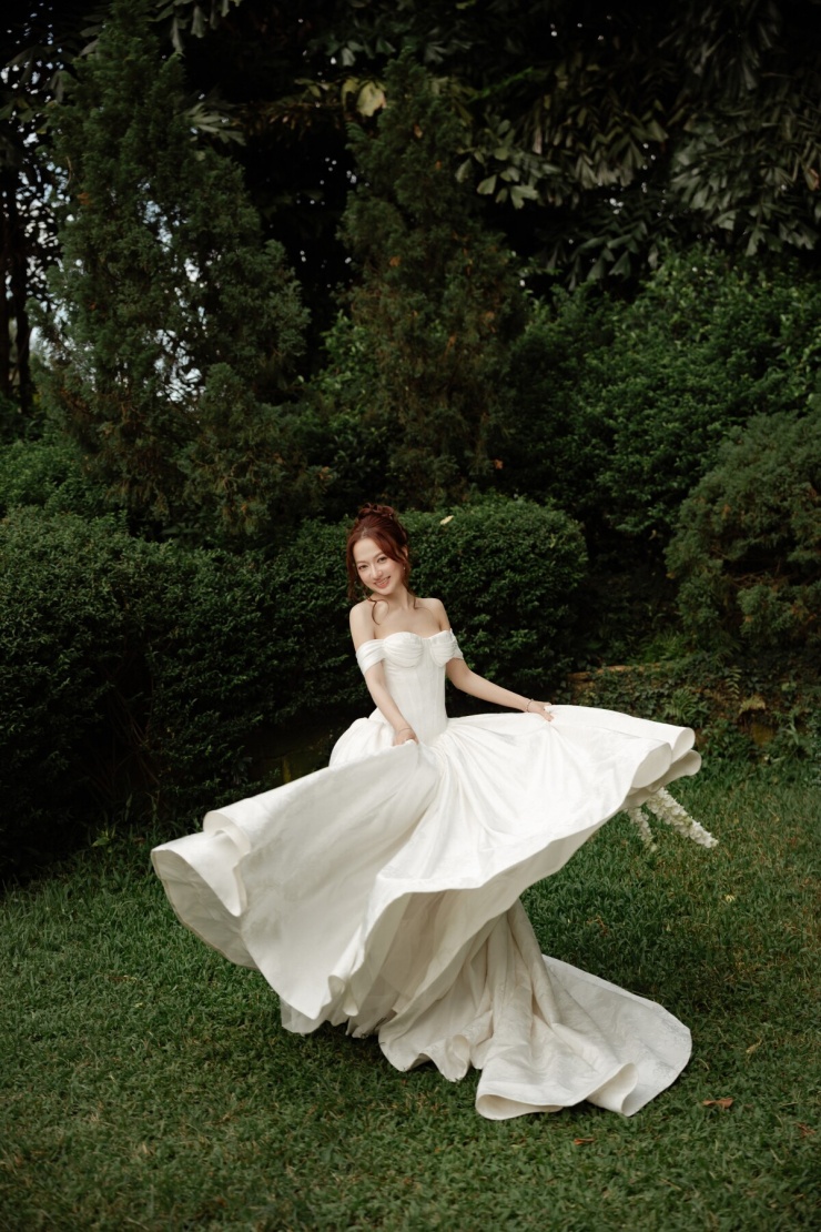 Ảnh cưới phong cách 'giàu ngầm' của Xuân Nghi - 2