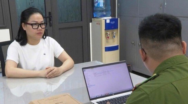 Đối tượng Mai Hà Trang tại cơ quan Công an. Ảnh: Công an TP Hà Nội