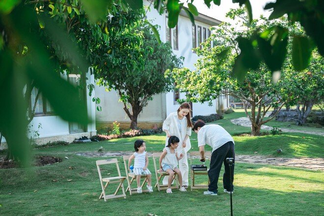 Khung cảnh gia đình Trường Giang đẹp như tranh vẽ.