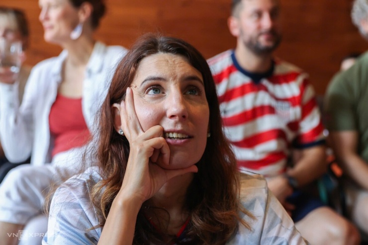 Nhà ngoại giao Mỹ vỡ òa khi đội nhà thắng đậm Paraguay tại World Cup - 4