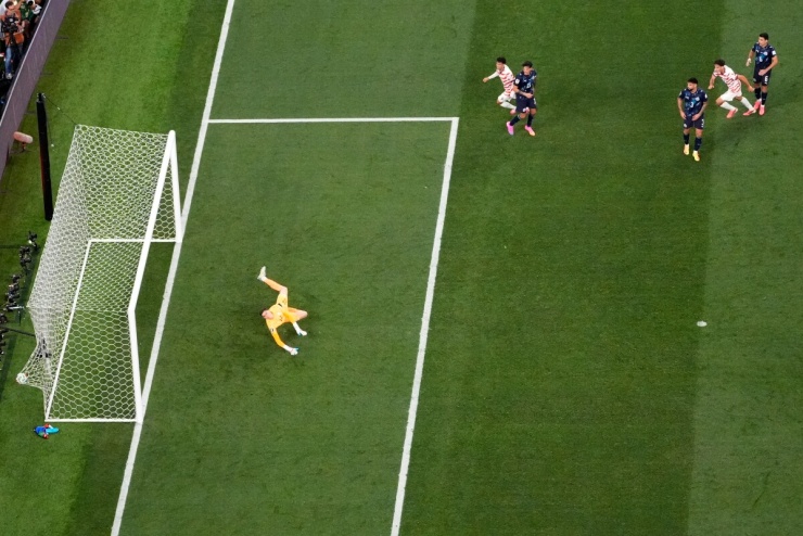 Nhà ngoại giao Mỹ vỡ òa khi đội nhà thắng đậm Paraguay tại World Cup - 3