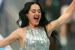 Màn trình diễn thảm họa của Katy Perry tại World Cup