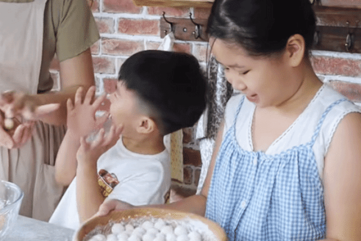 Vào bếp cùng khối nghỉ hè: Cách làm chè chuối