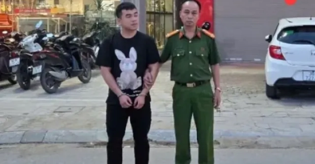 Tạm giữ tài xế taxi hành hung nam shipper giữa đường