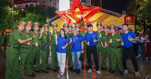 Vinamilk mang đến những trạm tiếp năng lượng giữa Gala “Tổ quốc bình yên”