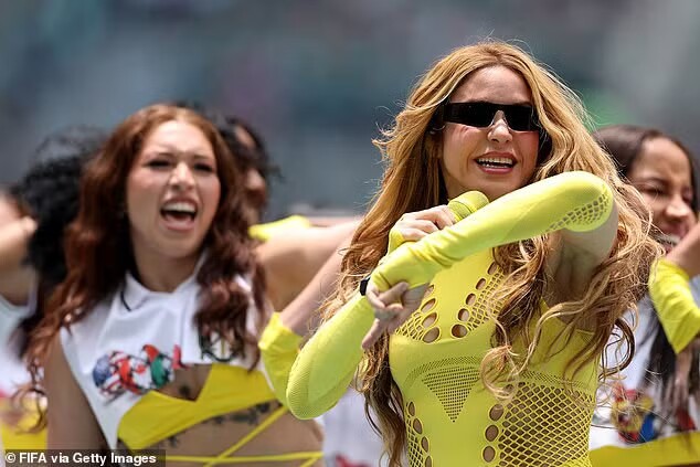 Thuyết âm mưu về Shakira tại World Cup - 3