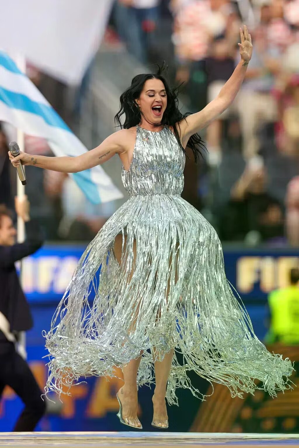 Katy Perry biểu diễn mở màn tại lễ khai mạc World Cup 2026 ở Mỹ. Ảnh: Getty Images.