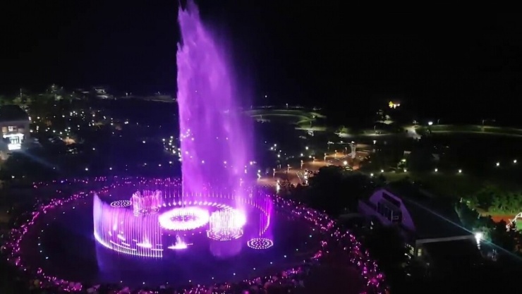 Một màn trình diễn tại đài phun nước ở Busan. Nguồn: YouTube @Dadaepo Sunset Fountain of Dreams