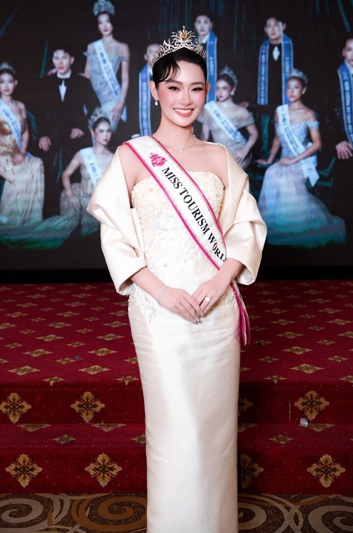 Nhan sắc mỹ nhân cao 1m8 đại diện Việt Nam thi Miss Globe 2026 - 9