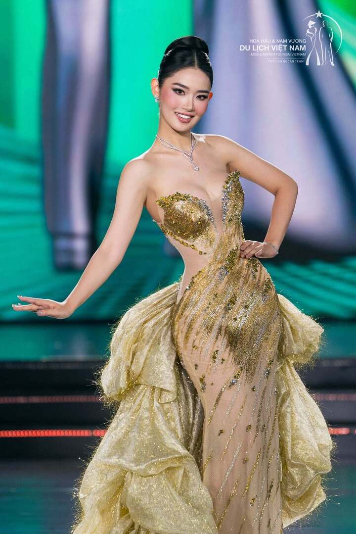 Nhan sắc mỹ nhân cao 1m8 đại diện Việt Nam thi Miss Globe 2026 - 10