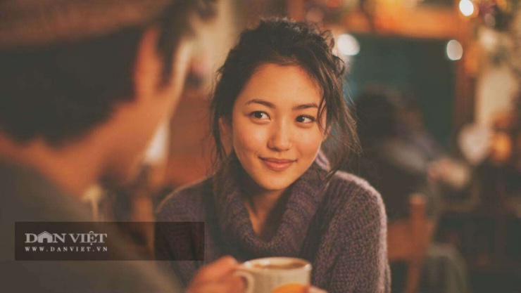 Tôi và cô ấy quen nhau qua một cuộc mai mối. Tôi 32 tuổi, cô ấy 30.