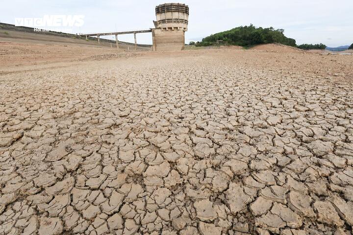 Xác suất cao xuất hiện El Nino rất mạnh, gia tăng nguy cơ hạn hán, thiếu nước và xâm nhập mặn. (Ảnh minh hoạ)