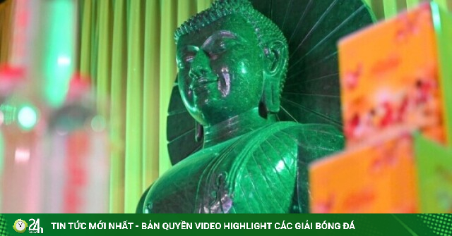 Ngắm tượng Phật bằng ngọc bích nguyên khối lớn nhất Việt Nam tại chùa Quỳnh Lâm