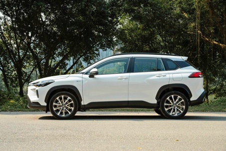 Giá xe Toyota Corolla Cross cập nhật tháng 6/2026