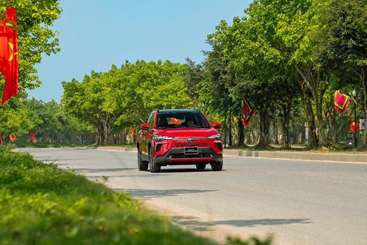 Giá xe Toyota Corolla Cross cập nhật tháng 6/2026 - 2