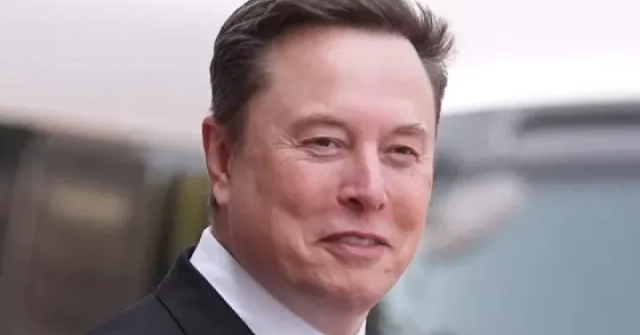 Elon Musk thành tỷ phú nghìn tỷ USD đầu tiên