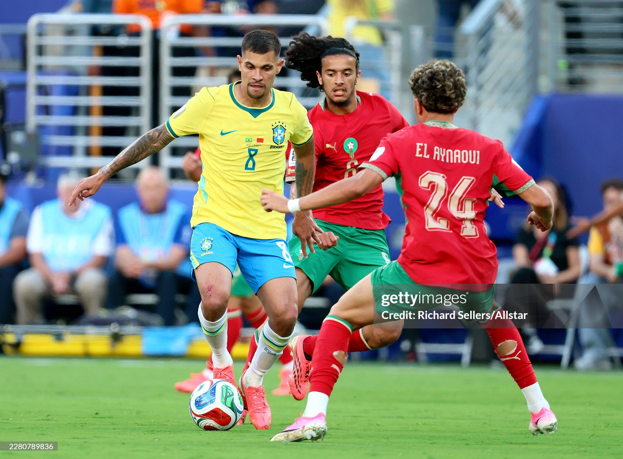 Trực tiếp bóng đá Brazil - Morocco: Alisson vất vả cứu thua phút 90+9 (Hết giờ) - 2