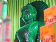 Ngắm tượng Phật bằng ngọc bích nguyên khối lớn nhất Việt Nam tại chùa Quỳnh Lâm