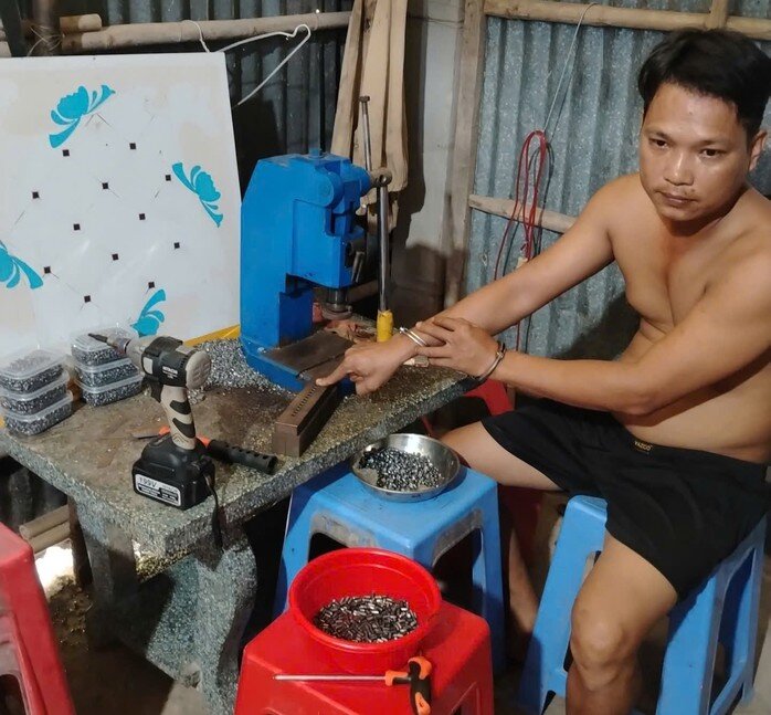 Một đối tượng trong đường dây bị bắt giữ
