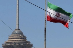 Iran tuyên bố đánh bại Mỹ và giành “chiến thắng vĩ đại”