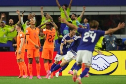 Nhật Bản khiến Hà Lan ôm hận: Bản lĩnh "Samurai xanh", Koeman mắc sai lầm