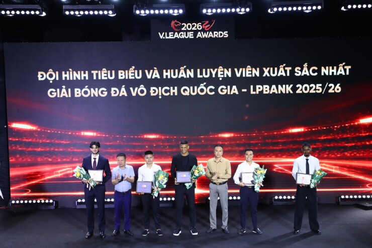 Các cầu thủ và đại diện CLB có cầu thủ lọt vào đội hình tiêu biểu V-League 2025/26