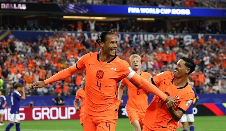 Van Dijk&nbsp;ghi bàn thắng mở tỷ số vào lưới Nhật Bản