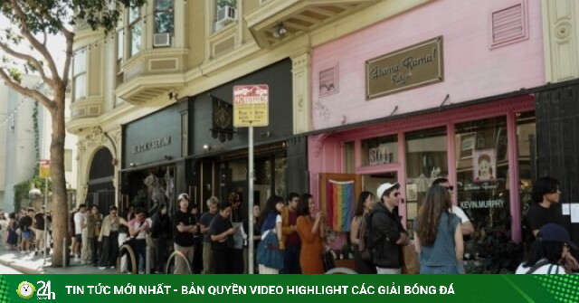 Quán cà phê phin vỉa hè, ghế nhựa ở Mỹ khiến khách xếp hàng dài