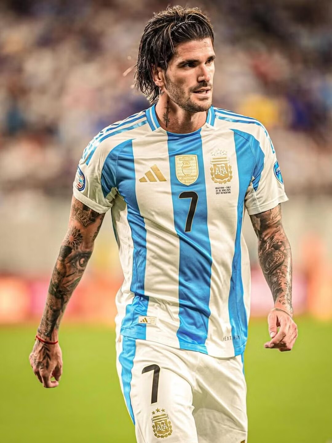 Hình thể 10 cầu thủ đẹp trai nhất World Cup 2026 - 1