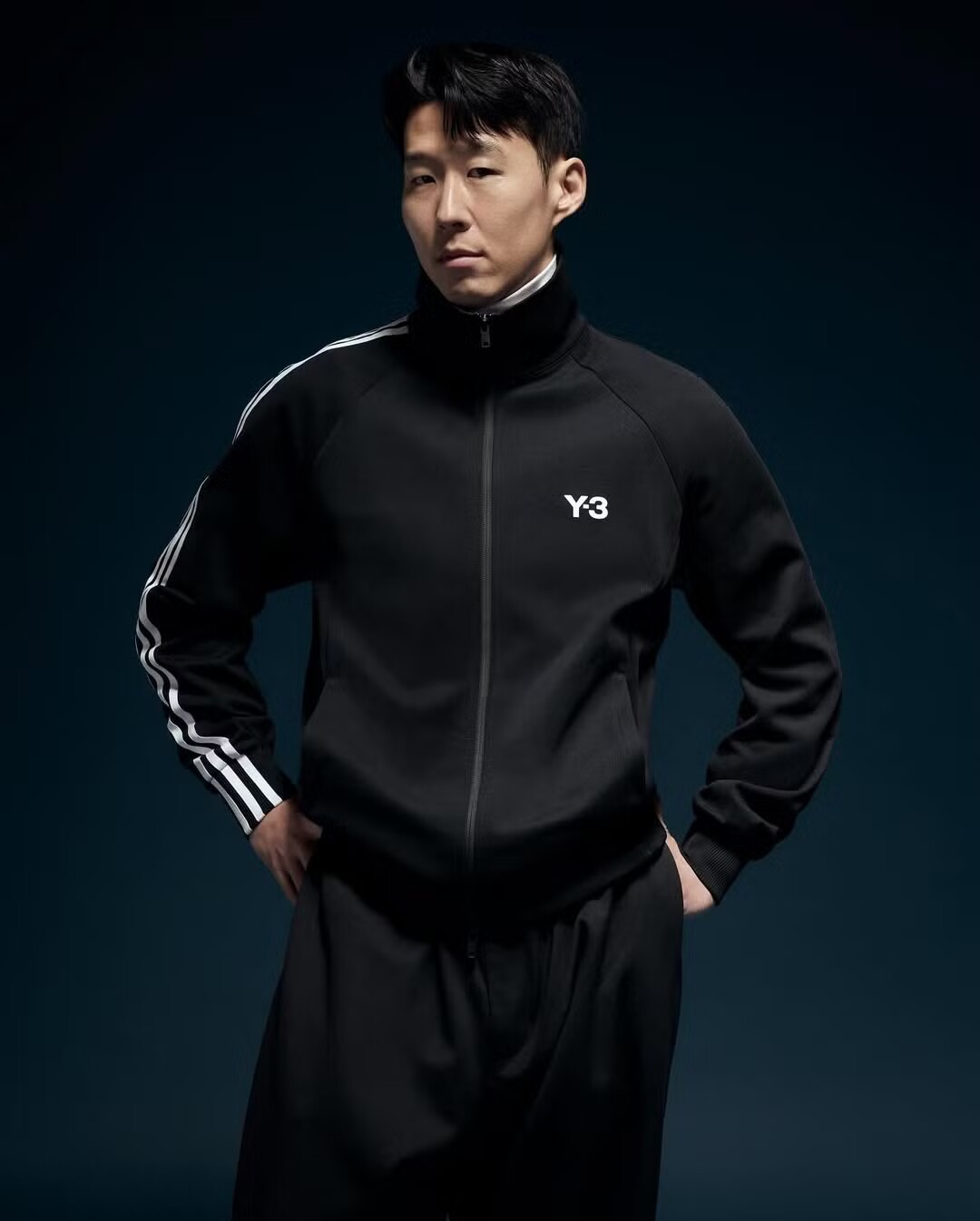 Đứng thứ sáu trong bảng xếp hạng là đội trưởng tuyển Hàn Quốc, Son Heung Min, với số điểm 73,24%. Anh là đại diện châu Á duy nhất góp mặt trong Top 6 cầu thủ có gương mặt cân đối nhất theo tiêu chuẩn tỷ lệ vàng. Không chỉ là biểu tượng bóng đá của Hàn Quốc, Son có sức ảnh hưởng lớn toàn châu Á, trở thành một trong những vận động viên được yêu mến nhất khu vực nhờ tài năng, sự chuyên nghiệp và hình ảnh tích cực ngoài sân cỏ.