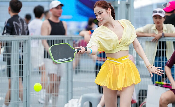 “Hôm nay tôi thi đấu có phần nóng vội, không có được sự thanh thoát nên có nhiều pha xử lý không như ý. Bên cạnh đó, tôi thấy ở giải đấu này, mọi người thi đấu rất hay. Mỗi giải là một cơ hội để tôi học hỏi được rất nhiều”, Hồng Vy chia sẻ.