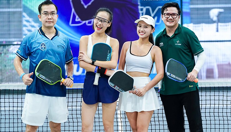 “Tôi thường không đặt nặng chuyện thắng, thua khi tham dự một giải đấu mà quan trọng nhất là mình đã nỗ lực hết sức trong từng pha bóng, luôn nhiệt tình với tất cả mọi thứ xung quanh với nguồn năng lượng lớn nhất. Tôi tin rằng mỗi người khi dám tự tin bước ra thi đấu đã là một thành công. Cá nhân tôi sẽ cải thiện kỹ chiến thuật và thể lực để có thể làm tốt hơn ở các giải sau”, Bling chia sẻ.