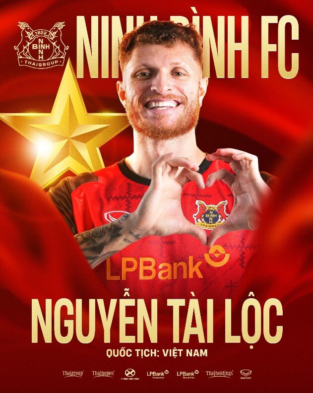 Tài Lộc là mẫu cầu thủ đa năng, có thể chơi rộng, chơi gần vòng cấm, hoặc tham gia vào các pha phối hợp trực diện