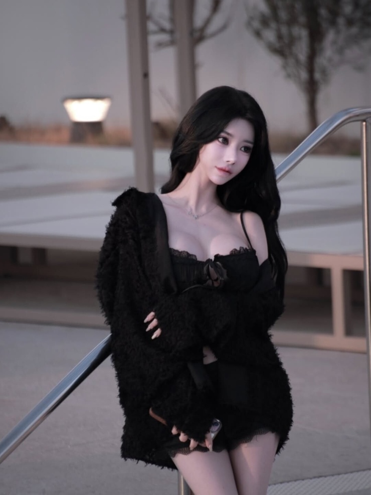 Nữ sinh trường múa nổi tiếng vì 'đẹp như AI' - 7