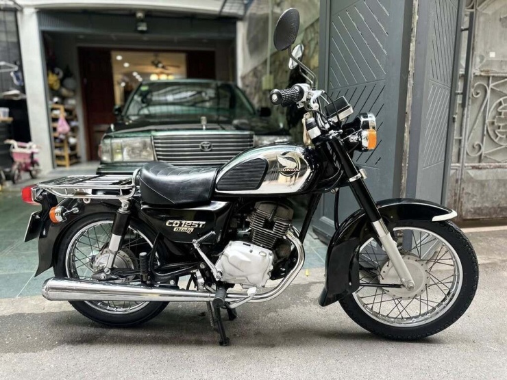 Xe máy cổ Honda CD125T Benly hơn 40 năm tuổi giá 275 triệu, đắt ngang SH 350i - 2