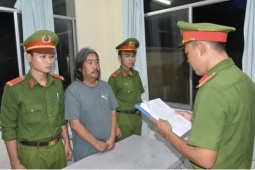 Bắt kẻ phóng hỏa đốt công ty của em gái khiến cha ruột và người khác tử vong